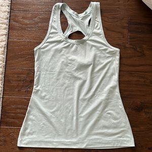 Athleta tank-like new!